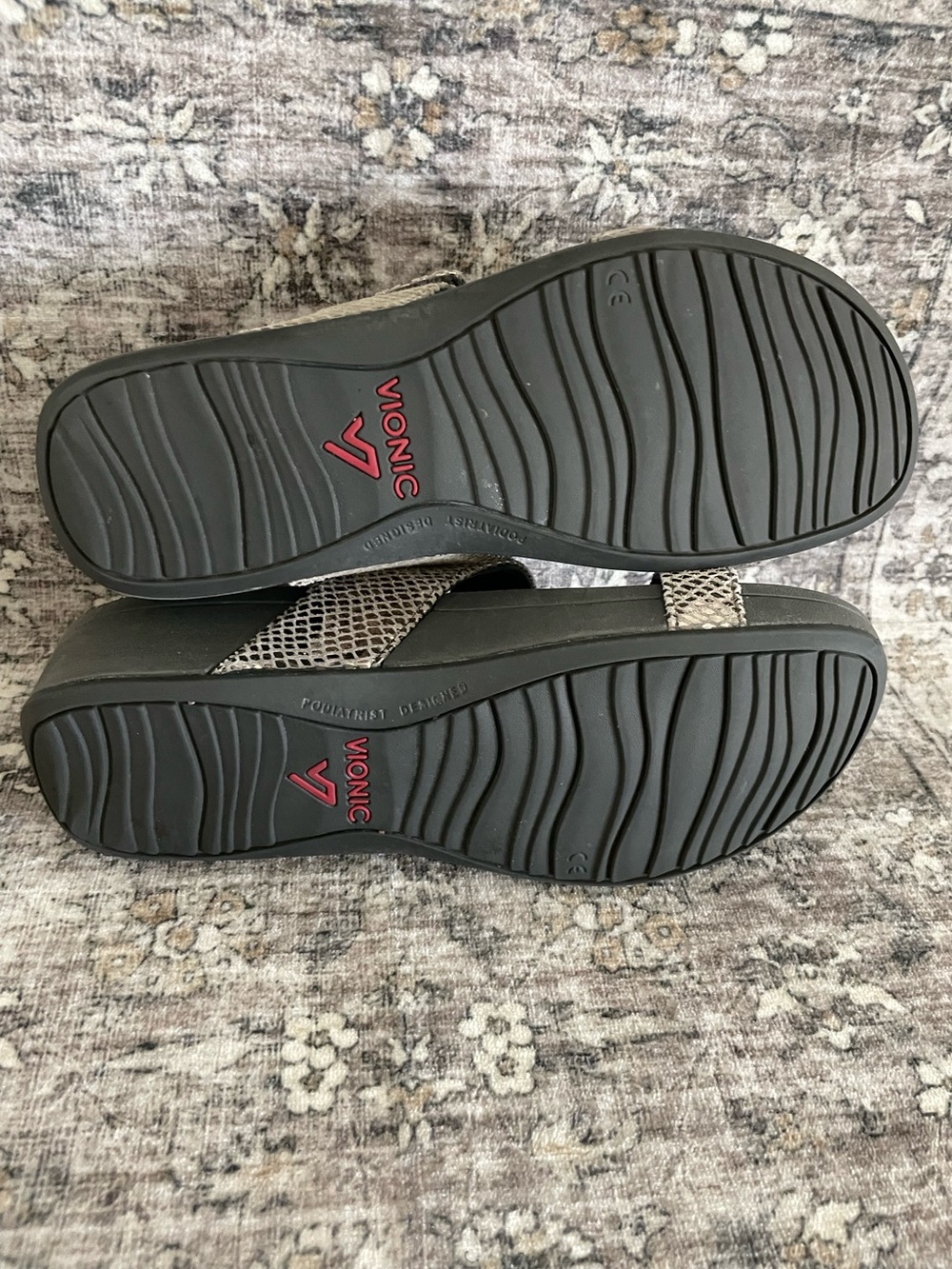 Vionic Sandals Sling Back Platform Size 8 Snake Skin Comfort Support - Picture 4 of 5